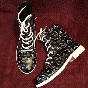 Girls NWOT JELLYPOP GIRLS printed combat boots/ size 4